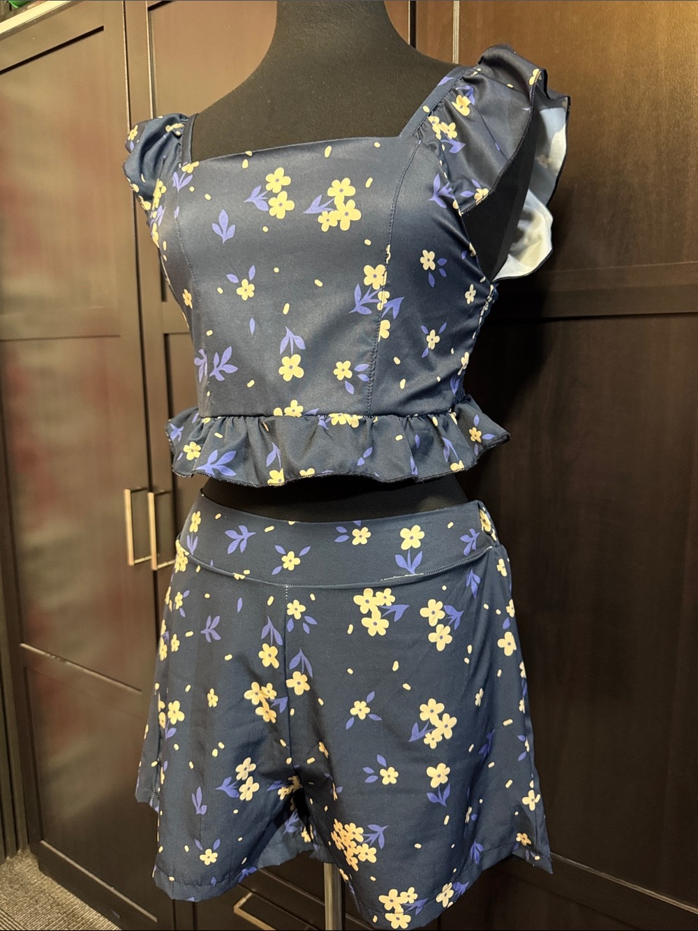 Women’s Navy Floral Ruffle Crop Top & Shorts Set